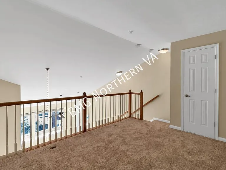 801 Greenbrier St #422 — Photo 16