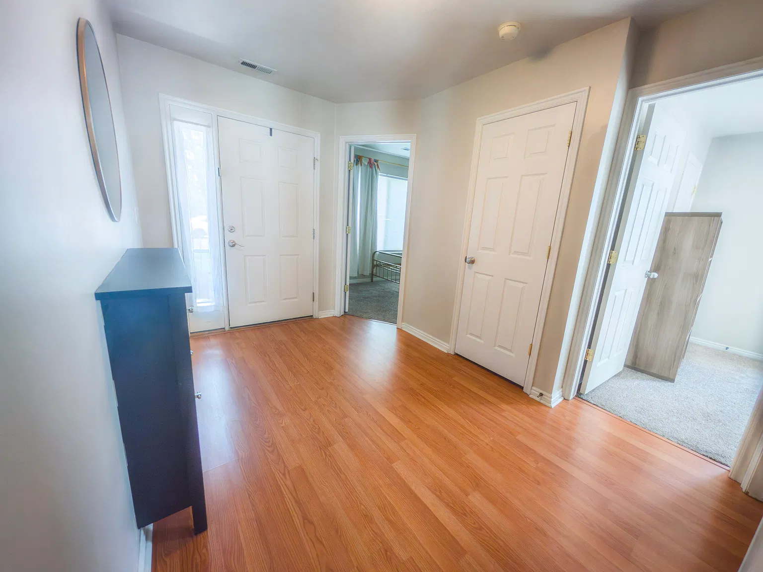 3 bed, 1280 sqft, $2,000 — Photo 2