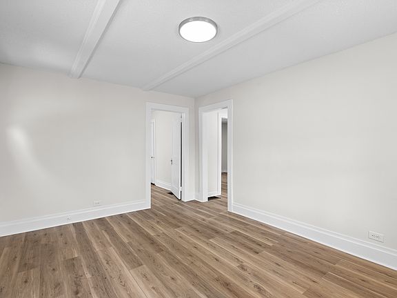 4th image of 3311 Arlington Dr