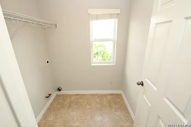 2207 Petseri Park — Photo 20