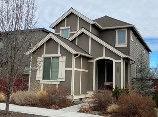 3232 SW 28th St, Redmond, OR 97756