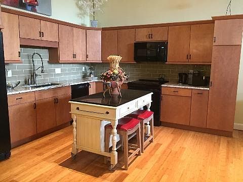 5th image of 1 Tupperware Dr Unit 136