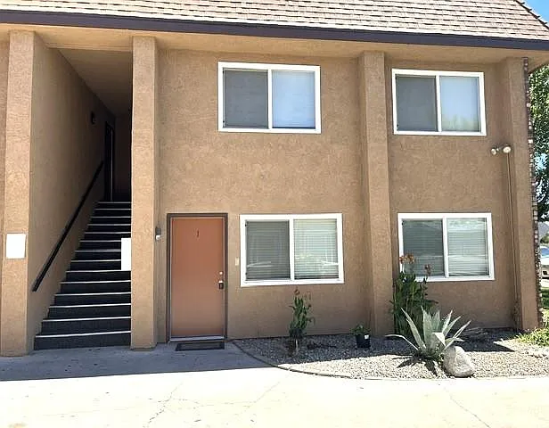 426 N Buena Vista St #1 — Photo 3