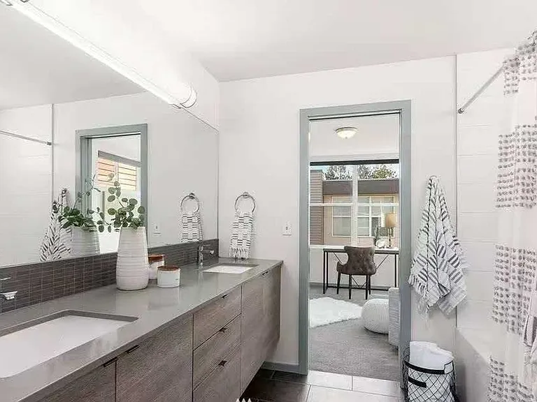 11234 Greenwood Ave N #B — Photo 9