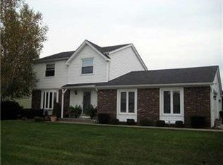 2 Pheasant Run Ln, Lancaster, NY
