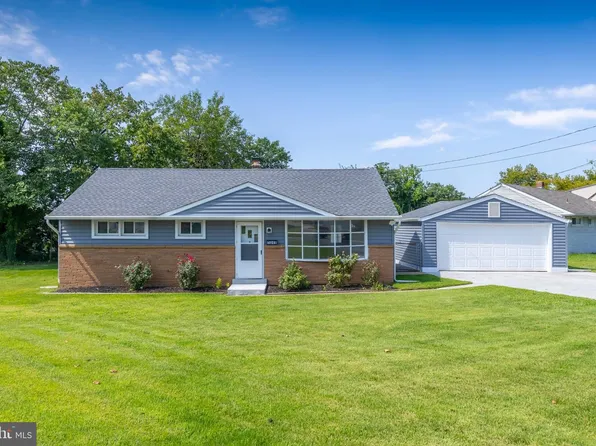 1049 Cooper St, Deptford, NJ 08096