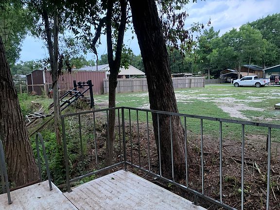 2nd image of 1023 Acadiana St