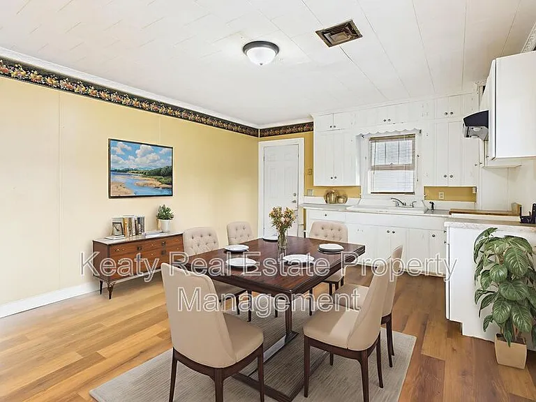 413 Dorothy St — Photo 5