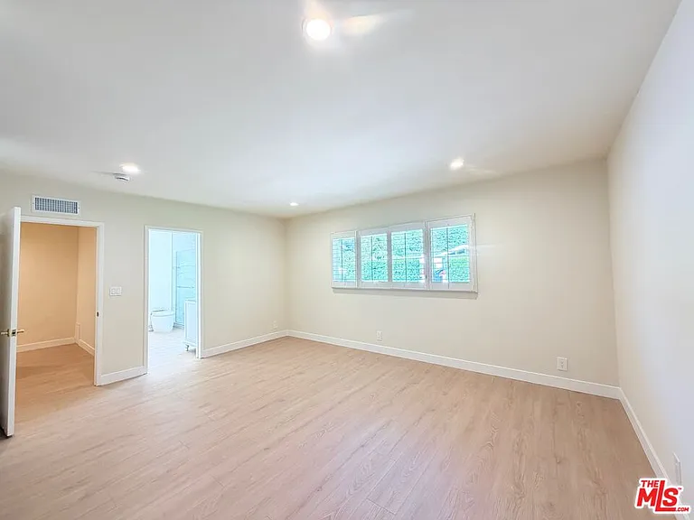 2000 San Ysidro Dr — Photo 17