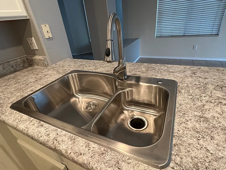 6605 W Lawrence Ln — Photo 8