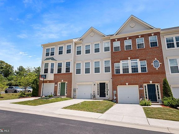 2nd image of 6211 Newport Pl