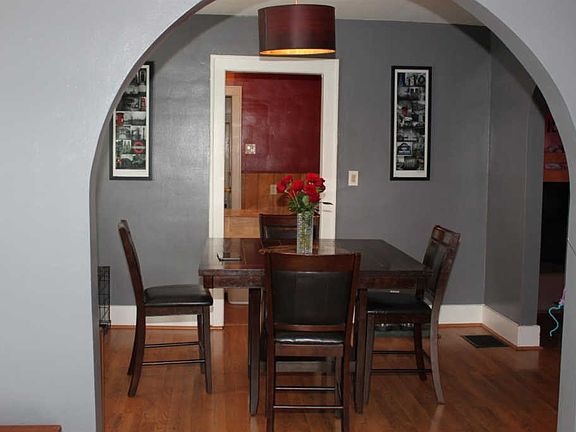4th image of 3708 Lonsdale St