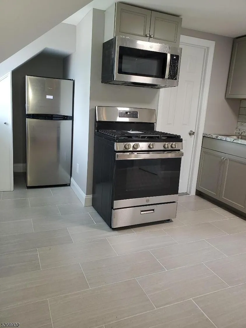 89 6Th Ave, Unit B, Clifton, NJ 07011 — Photo 3