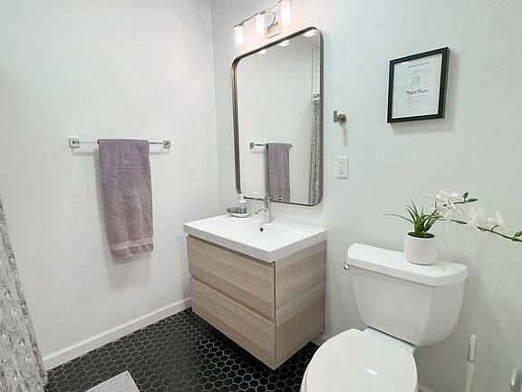 5th image of 1176 Monroe Dr NE #A