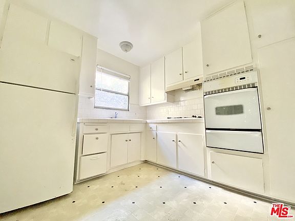 4th image of 3718 Mentone Ave #1A