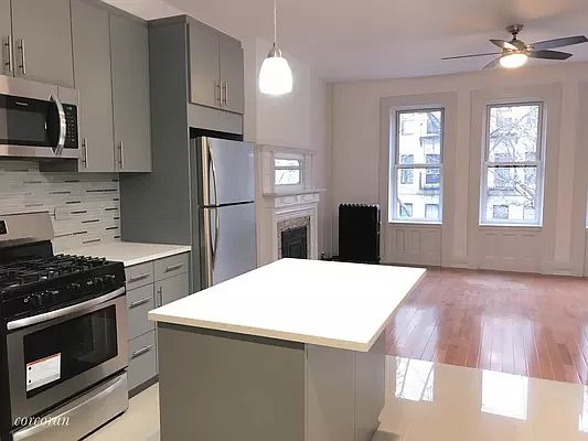 5th image of 1032 Bergen St