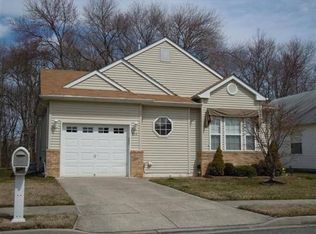 616 Riviera Dr, Williamstown, NJ 08094