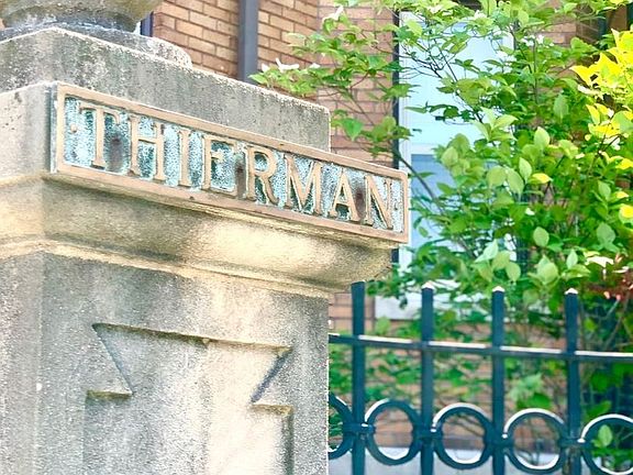 2nd image of 416 W Breckinridge St APT B1