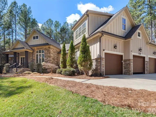 170 Silver Falls Dr, Troutman, NC 28166