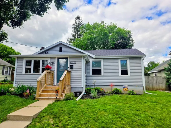 1326 Gartland Ave, Janesville, WI 53548