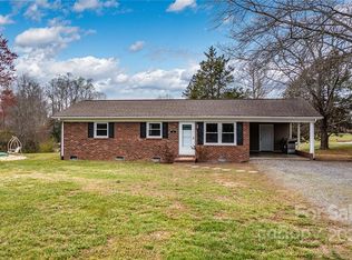 71 Heritage View Rd, Hickory, NC 28601