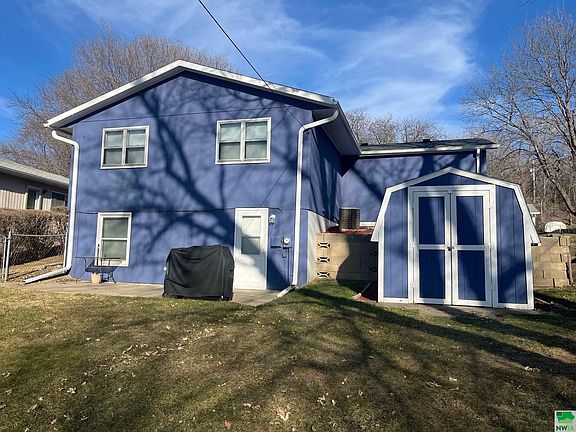 2nd image of 3637 Dupont St