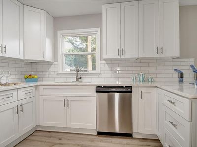 728 Prince Charles Ln, Virginia Beach, VA, 23452