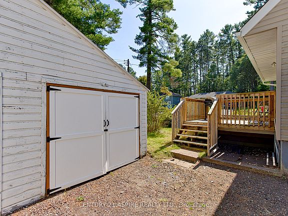 2nd image of 2 Thomson Cres