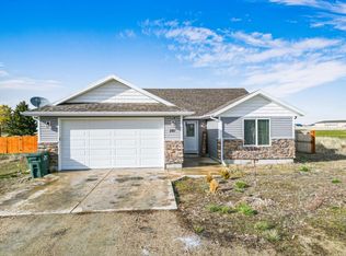 281 Country Club Cir, Spring Creek, NV 89815