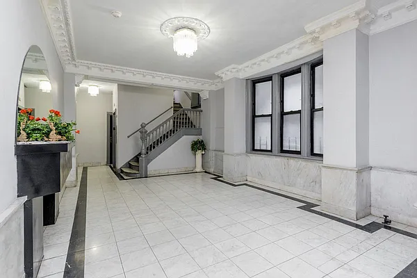 Rented by Compass | media 6