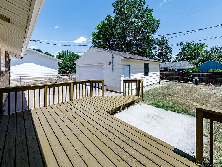 129 Ely St — Photo 45