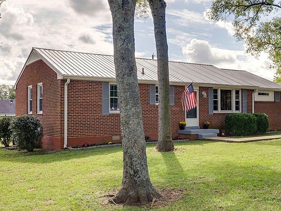 2nd image of 114 Darden Pl