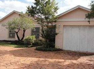 5844 NW 199th St, Hialeah, FL 33015