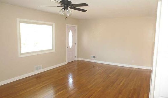 2nd image of 1310 Shawnee Ave E