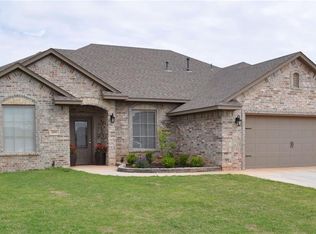 1001 Isabella Ln, Altus, OK 73521