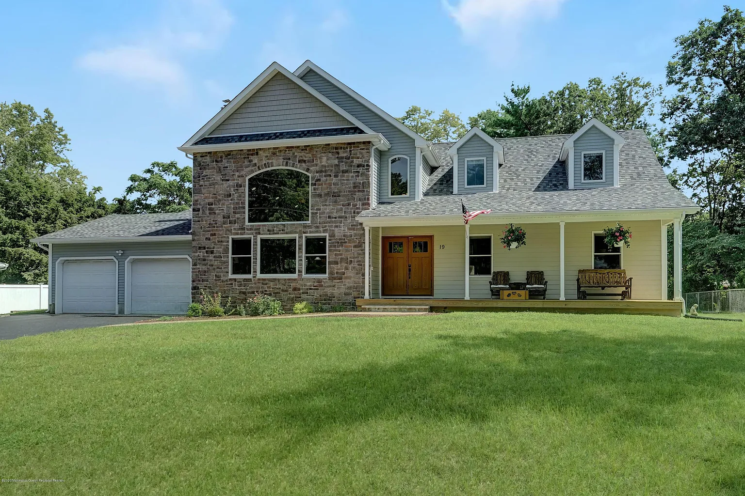 19 Williamsburg Dr photo 1