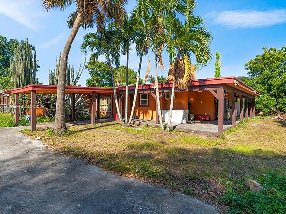 3rd image of 4351 SW 25th St