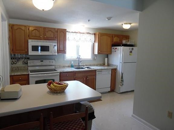 3rd image of 17 Rainbow Dr #17