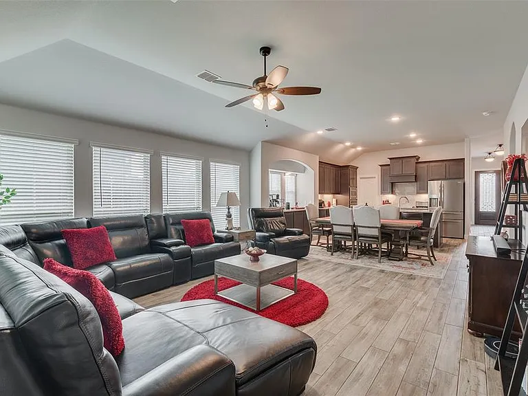 2210 Moon Dance Ln — Photo 27