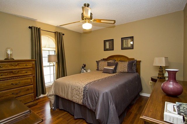 2nd image of 2406 Bernwood Dr