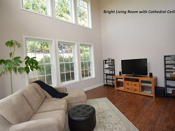 2nd image of 102 Saint Andrews Dr