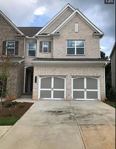 1366 Endicott Ct — Photo 4
