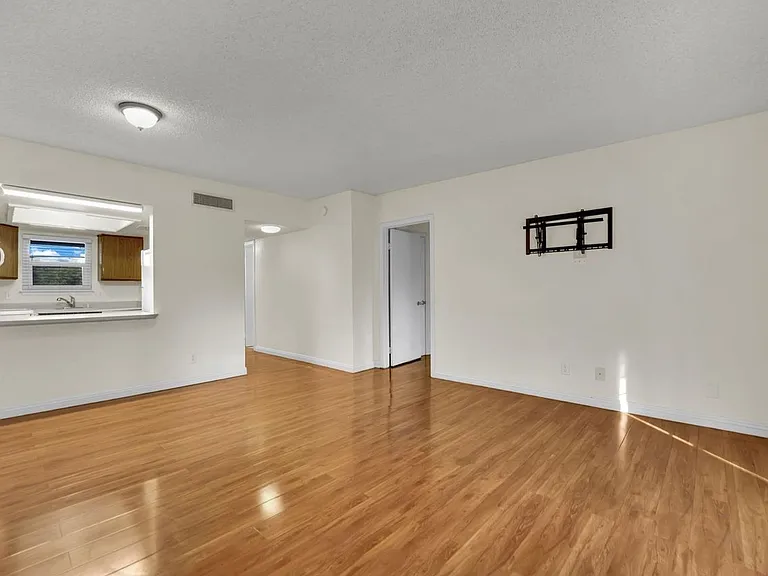 3823 S Maryland Pkwy #B9 — Photo 15