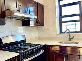 3914 8th Ave APT 4R, Brooklyn, NY 11232