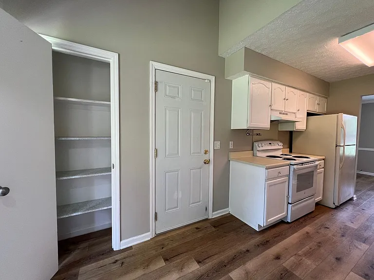 102 Hope Ln — Photo 9