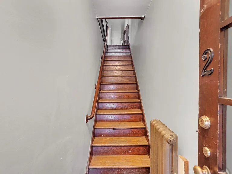 5528 Beverly Pl #2 — Photo 2