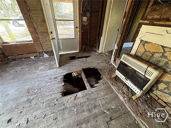 5th image of 160 Macon Avenue