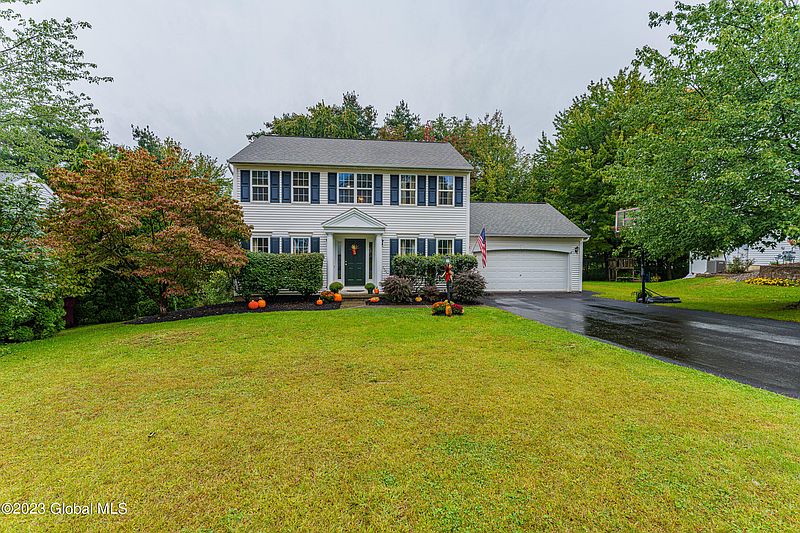 2nd image of 212 S Springhurst Drive