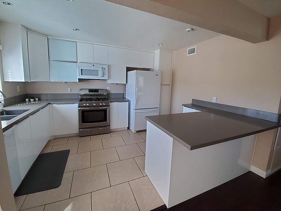 2nd image of 2344 Hampstead Way