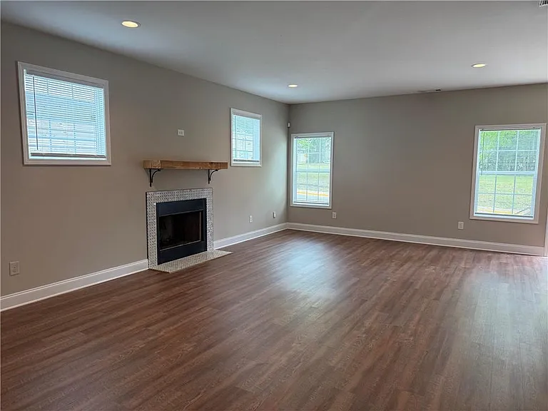 768 Grove St — Photo 5